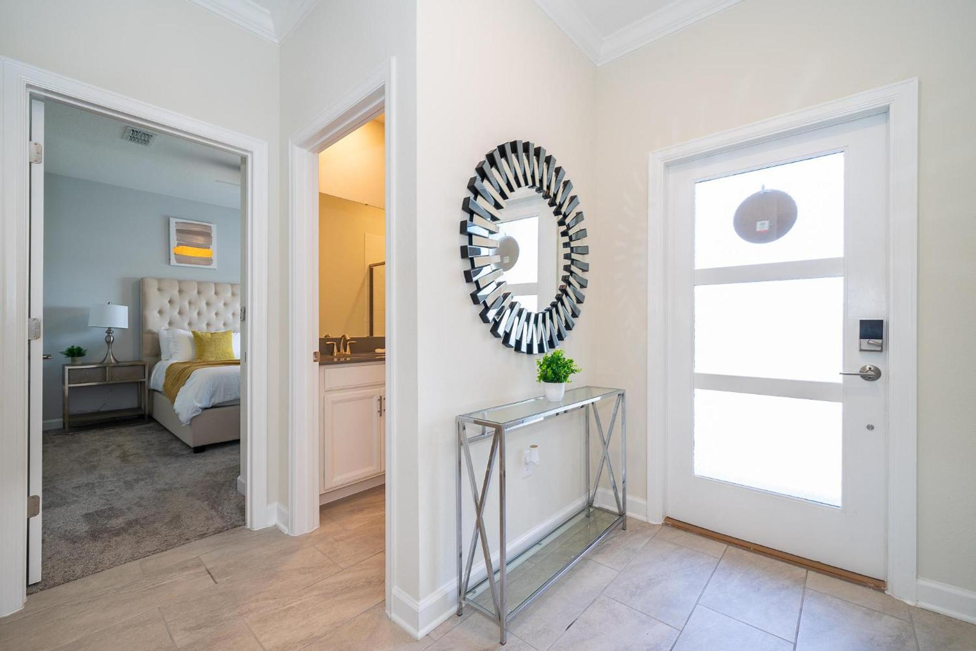 2921dh Townhouse 4 Bedrooms & 3 Bathrooms + Pool *